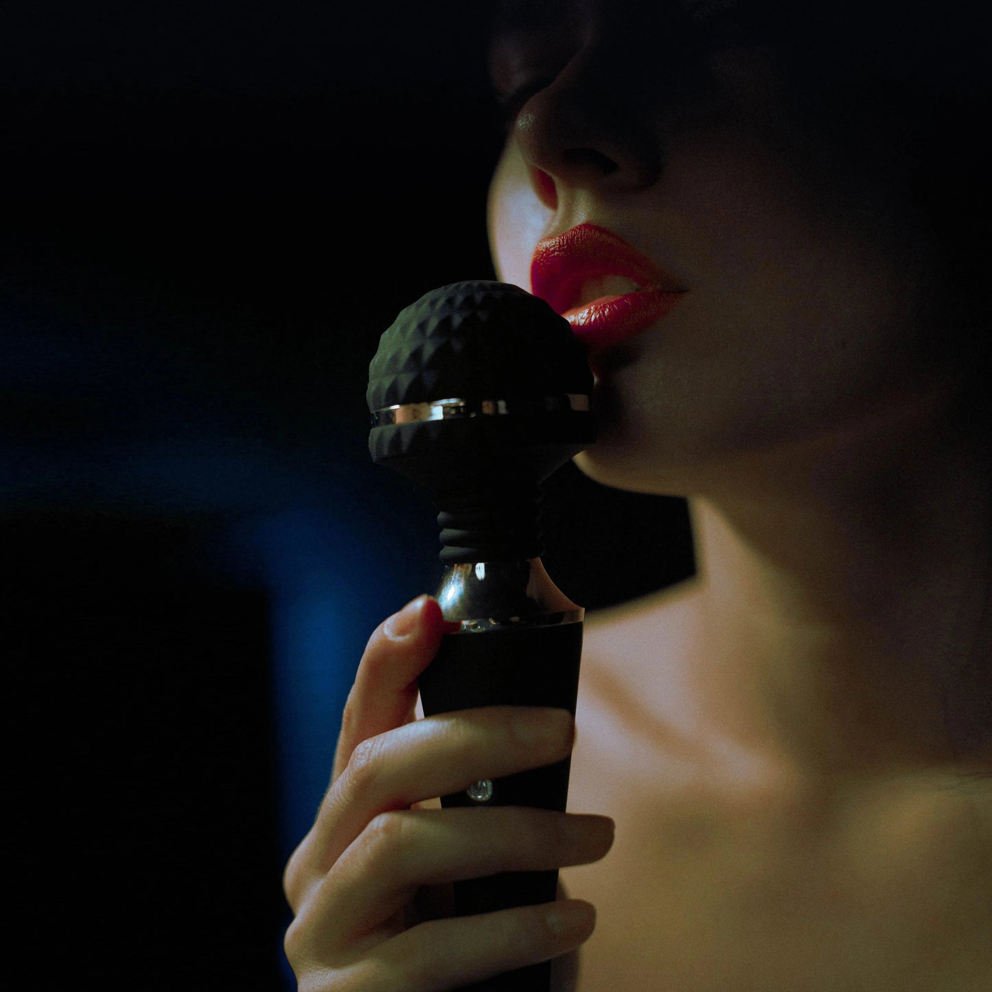 Inara Medium wand massager - EdenSeduce