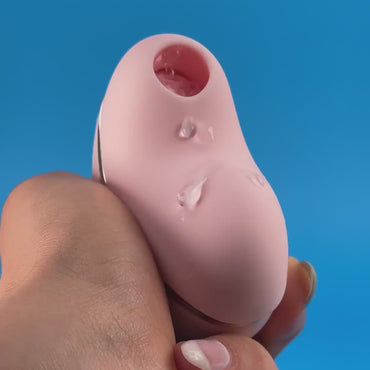 Mia Clit sucker